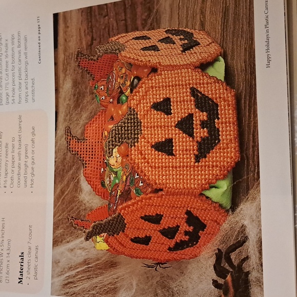 Happy Holidays in plastic canvas - Picture 16 of 16